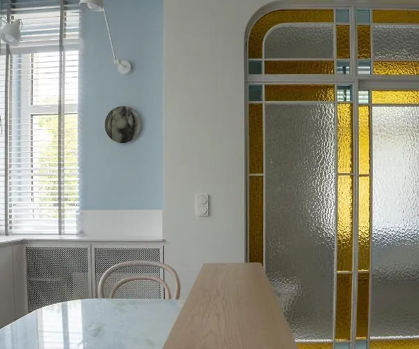 Viu Modern Retro Z Parkingiem