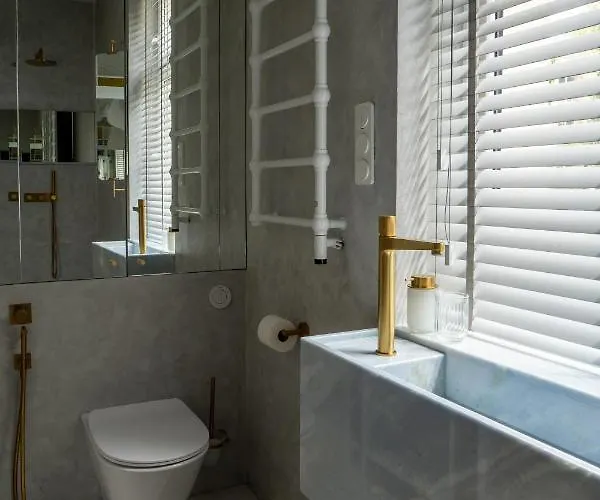 Viu Modern Retro Z Parkingiem